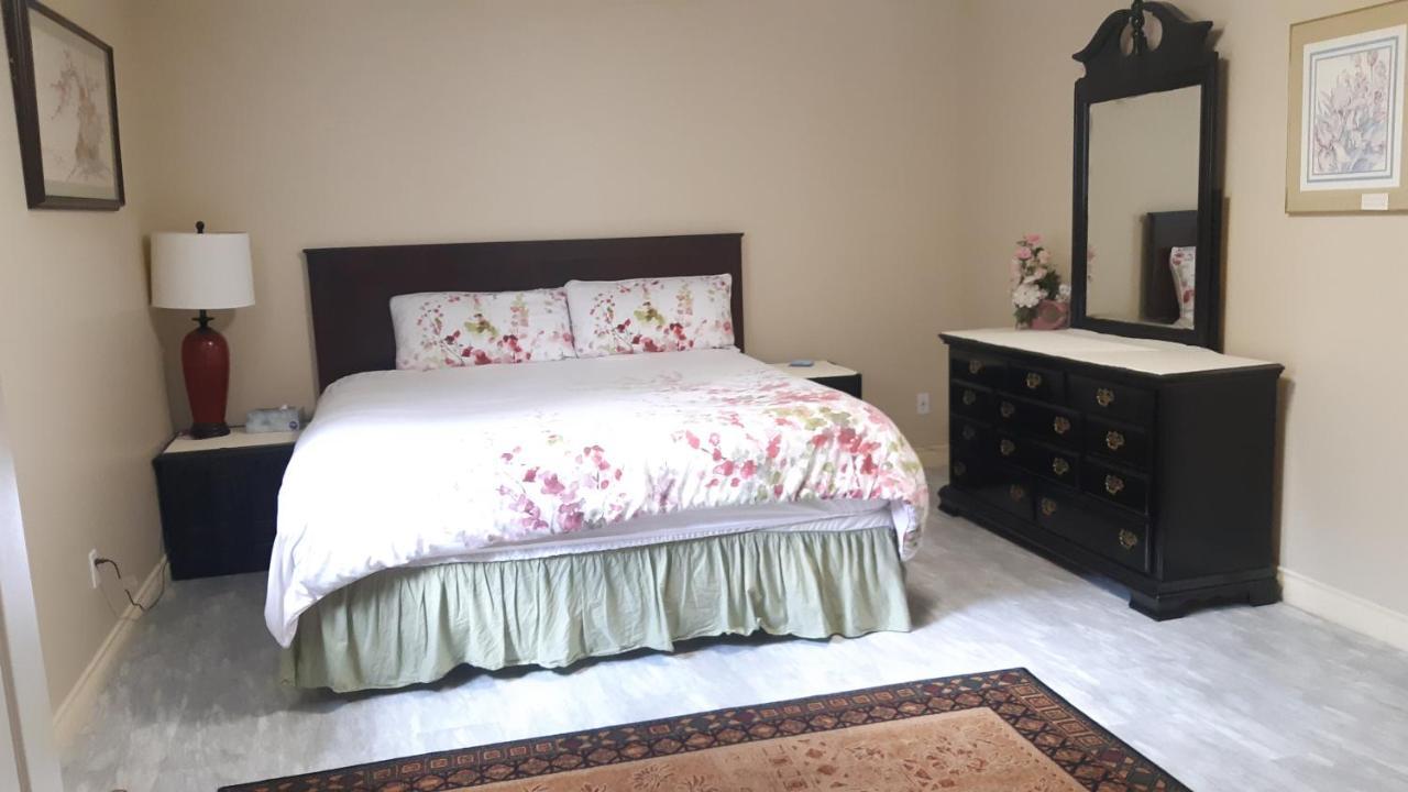 Lakeview House With 4 Rooms Kelowna Near Downtown & Knox Moutain Kültér fotó