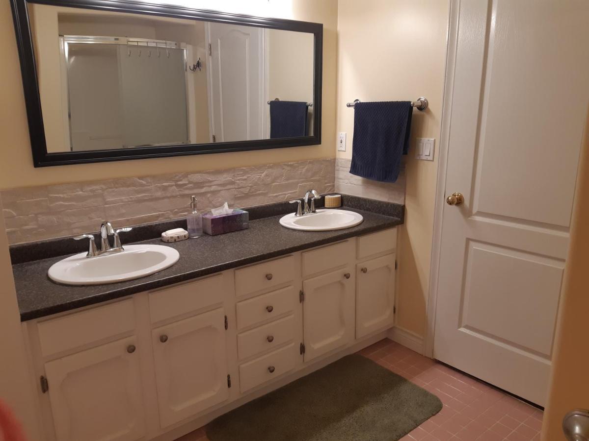 Lakeview House With 4 Rooms Kelowna Near Downtown & Knox Moutain Kültér fotó