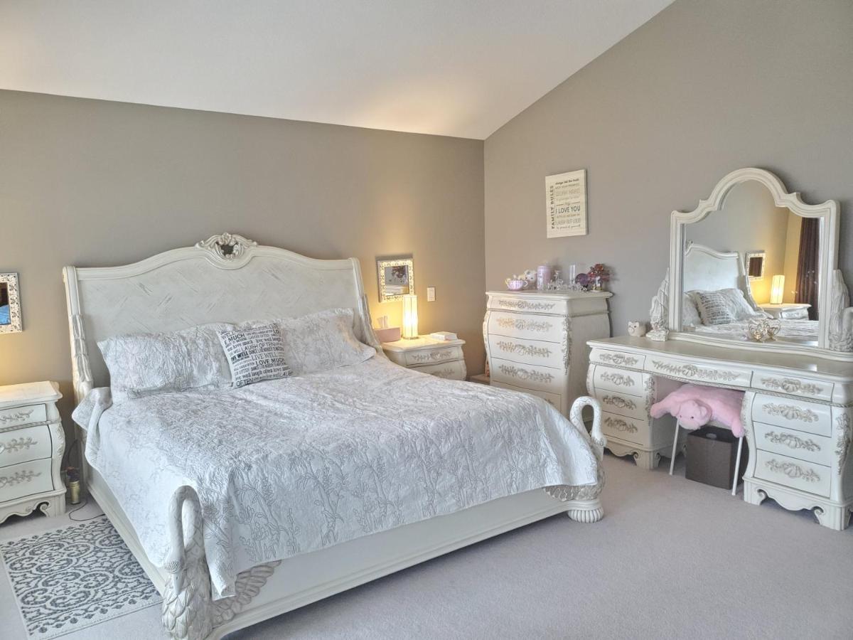 Lakeview House With 4 Rooms Kelowna Near Downtown & Knox Moutain Kültér fotó