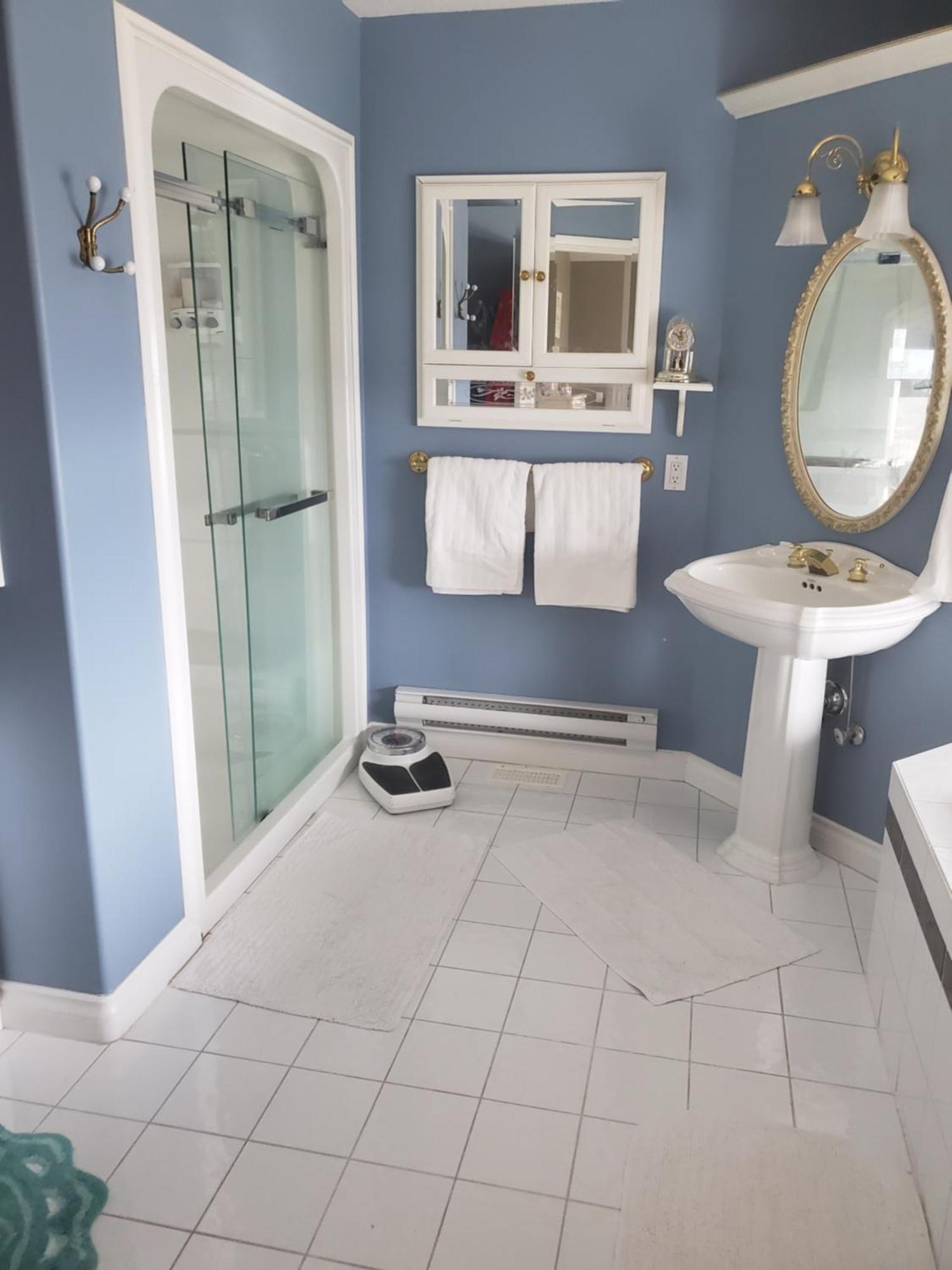Lakeview House With 4 Rooms Kelowna Near Downtown & Knox Moutain Szoba fotó